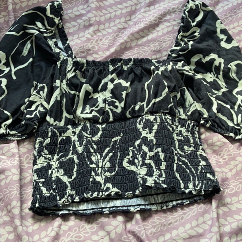 Philanthropy Off The Shoulder Floral Top - Picture 2 of 4